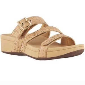 NWOT Vionic Rio platform sandals